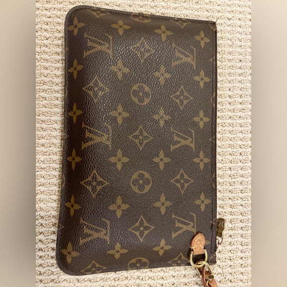Well-cared-for Louis Vuitton Neverfull GM - Picture 8 of 15